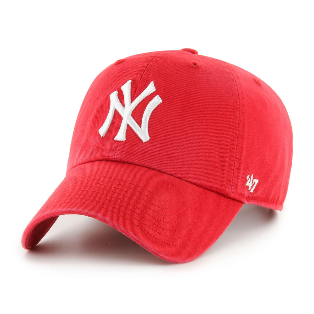 47 gorra frontal mostrando logo bordado y beneficio de presencia clara
