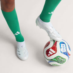 adidas Trionda Pro junto a reglas para comparar tamaño y peso reglamentario