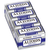 Altoids lata frontal mostrando diseño y tamaño para llevar