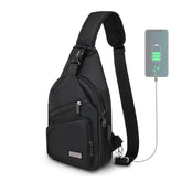 AMJ vista frontal del sling bag mostrando diseño compacto y protección