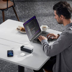 Anker 737 pantalla digital con datos en tiempo real y control