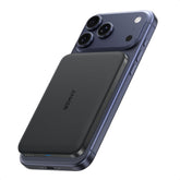 Anker Nano frontal mostrando diseño compacto y marca, carga portátil fiable
