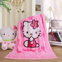 aqtoelca vista frontal del empaque mostrando la manta rosa y su estampado infantil, ideal como regalo