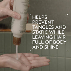 Aveda textura cremosa ligera que muestra ligereza y brillo