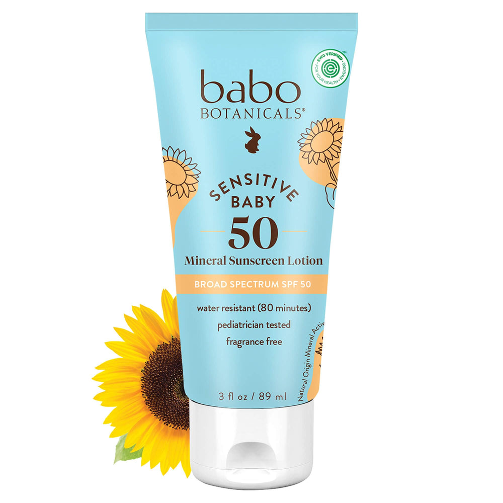 Babo Botanicals frente del empaque mostrando SPF50 y uso para bebés, protección clara