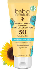 Babo Botanicals envase frontal mostrando SPF 50 y uso familiar