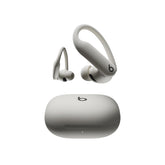 Beats Powerbeats Pro 2 frontal con estuche cerrado mostrando portabilidad y carga
