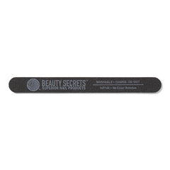 Beauty Secrets aplicando pegamento en tip para unión fuerte y acabado profesional