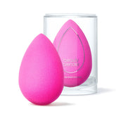 beautyblender vista frontal del empaque rosa ofrece aplicación uniforme