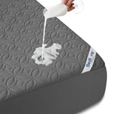 BEDLORE protector frontal Queen mostrando acabado acolchado y presencia limpia