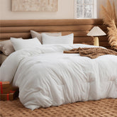 Bedsure vista frontal del edredón King blanco mostrando elegancia y confort