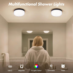 Bgmonster luz encendida en una ducha creando ambiente relajante y seguro