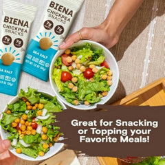 BIENA garbanzos crujientes como topping en ensalada añadiendo contraste