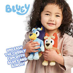 Detalle bordado del rostro de Bluey, marca Bluey, realismo y durabilidad
