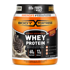 Body Fortress envase frontal Cookies N’ Crème muestra beneficio de proteína alta