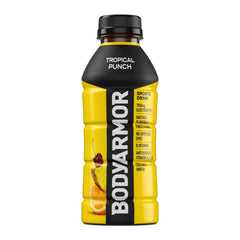 Persona sosteniendo BODYARMOR para hidratación antes del ejercicio