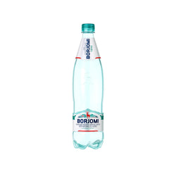 BORJOMI primer plano de burbujas visibles resaltando frescura natural