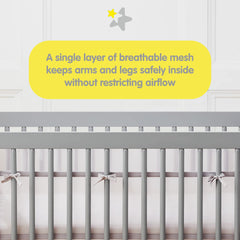 BreathableBaby panel corto colocado en esquina ilustrando ajuste seguro