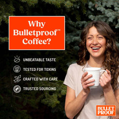Bulletproof taza humeante que sugiere aroma limpio y equilibrio