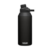 CamelBak vista frontal de la botella negra mostrando capacidad y diseño resistente