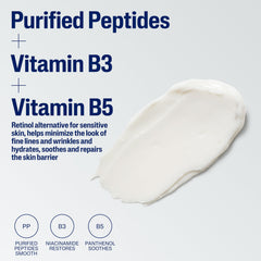 Cetaphil aplicando crema nocturna en rostro para hidratación