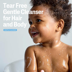 Cetaphil espuma cremosa en mano que muestra suave limpieza sin resecar, beneficio práctico