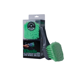 Chemical Guys Wheelie vista frontal mostrando forma y cerdas para limpieza segura