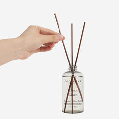 COCORRÍNA difusor en uso en habitación transmitiendo ambiente limpio
