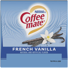 Coffee-mate vertiendo en taza con resultado cremoso y apetecible