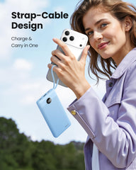 Coowisty en mano para comparar escala y demostrar portabilidad de 10000mAh