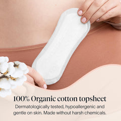 Detalle del topsheet 100% algodón orgánico de Cora que resalta suavidad y cuidado para la piel