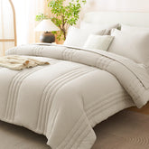 CozyLux edredón frontal beige mostrando cobertura y caída elegante