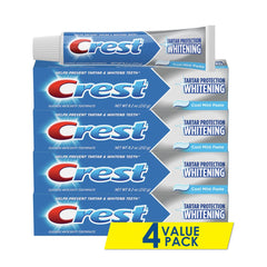 Crest frontal del empaque mostrando protección antisarro y blanqueamiento beneficios visuales