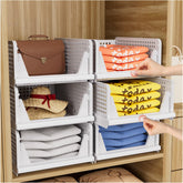 CTSNSLH vista frontal del pack de 5 cajas apilables, maximiza almacenamiento
