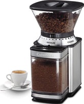 Cuisinart frontal mostrando diseño compacto y beneficio de ahorro de espacio