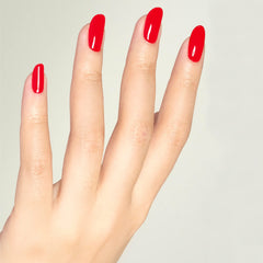 DAISY DND textura del esmalte gel mostrando pigmentación intensa