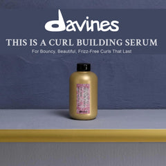Davines serúm aplicación en mano con dosificación precisa y control