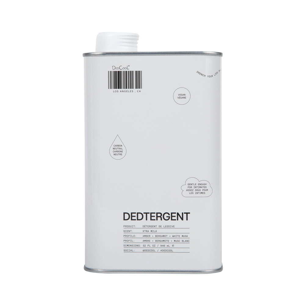 dedcool botella frontal mostrando etiqueta y beneficio fragancia duradera