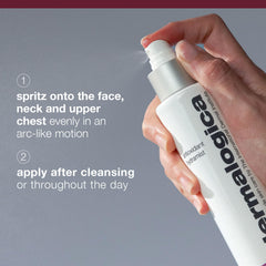 Dermalogica comparación de tamaño 30 ml en mano para evaluar portabilidad