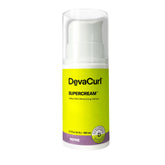 DevaCurl frasco frontal mostrando la etiqueta y beneficio hidratación
