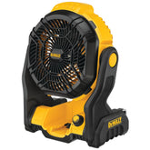DEWALT ventilador frontal mostrando rejilla y diseño robusto para enfriar espacios