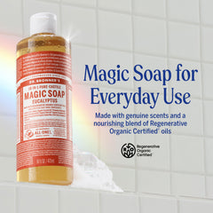 Dr. Bronner's espuma densa y textura que indica limpieza eficaz