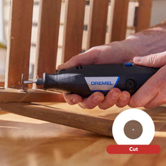 Dremel 3100 accesorios extendidos sobre mesa, versatilidad para proyectos