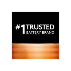 DURACELL pila C instalada en linterna mostrando uso fiable