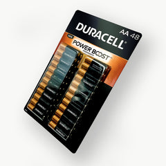 Duracell Coppertop en uso alimentando una linterna para mayor autonomía