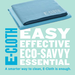 E-Cloth paños en uso limpiando una ventana grande con acabado nítido