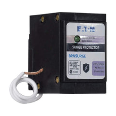 Eaton BRNSURGE instalado en panel protegiendo equipos y reduciendo riesgos