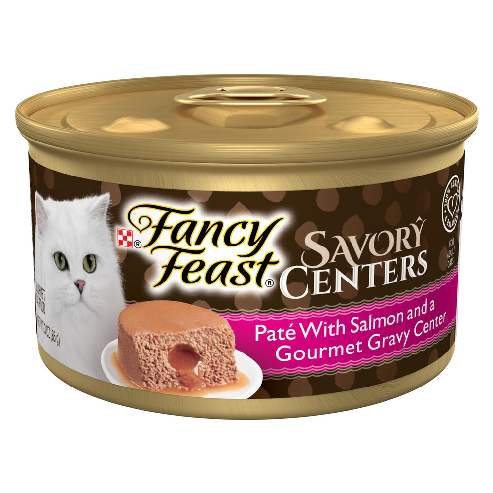 Fancy Feast lata frontal con etiqueta de salmón mostrando tamaño de 85 g y atractivo gourmet