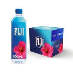 FIJI botella frontal 700 mL mostrando diseño y facilidad de transporte