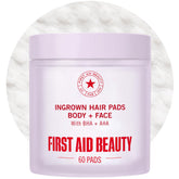 First Aid Beauty envase frontal mostrando 60 toallitas y practicidad